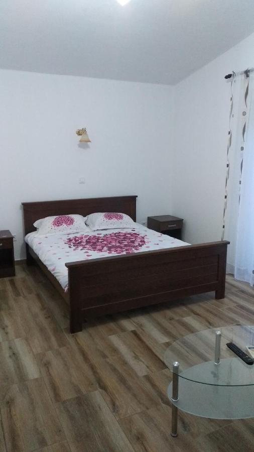 Vrzina Farm House Skadar Lake เวียร์ปาซาร์ ภายนอก รูปภาพ