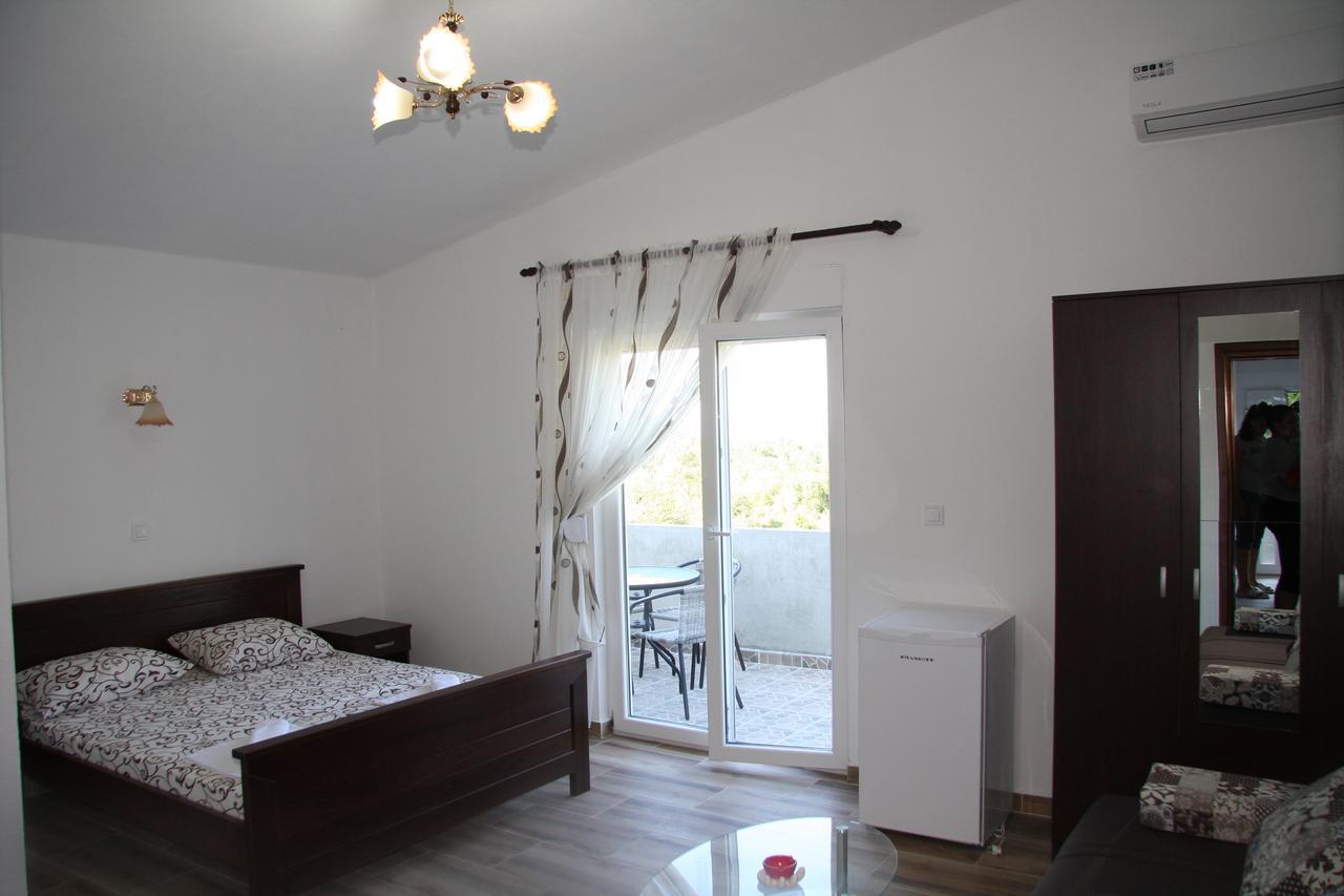 Vrzina Farm House Skadar Lake เวียร์ปาซาร์ ภายนอก รูปภาพ