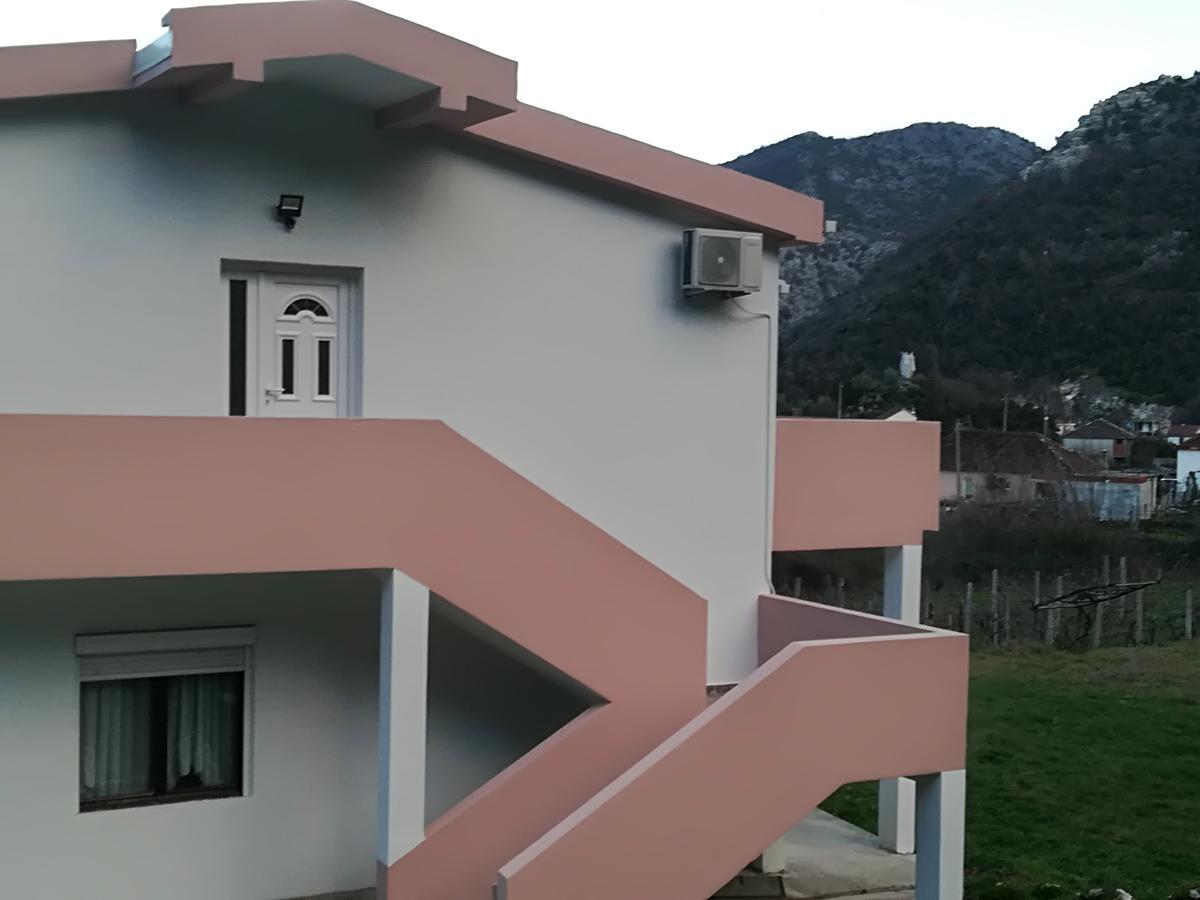 Vrzina Farm House Skadar Lake เวียร์ปาซาร์ ภายนอก รูปภาพ