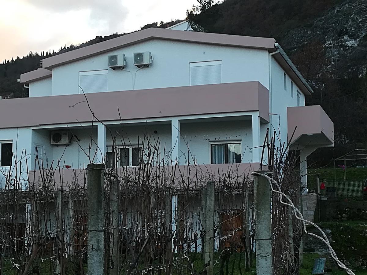 Vrzina Farm House Skadar Lake เวียร์ปาซาร์ ภายนอก รูปภาพ